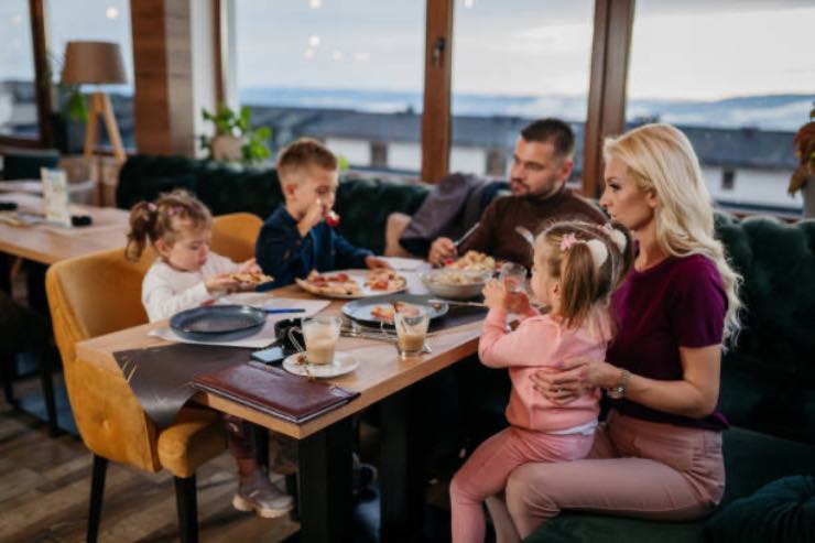 legge vieta ingresso bambini ristorante