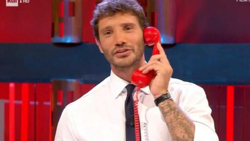 Stefano De Martino, cosa ha detto ad Amadeus per il cambio conduzione