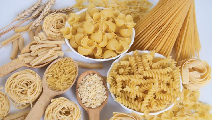 Pasta che marca si nasconde dietro