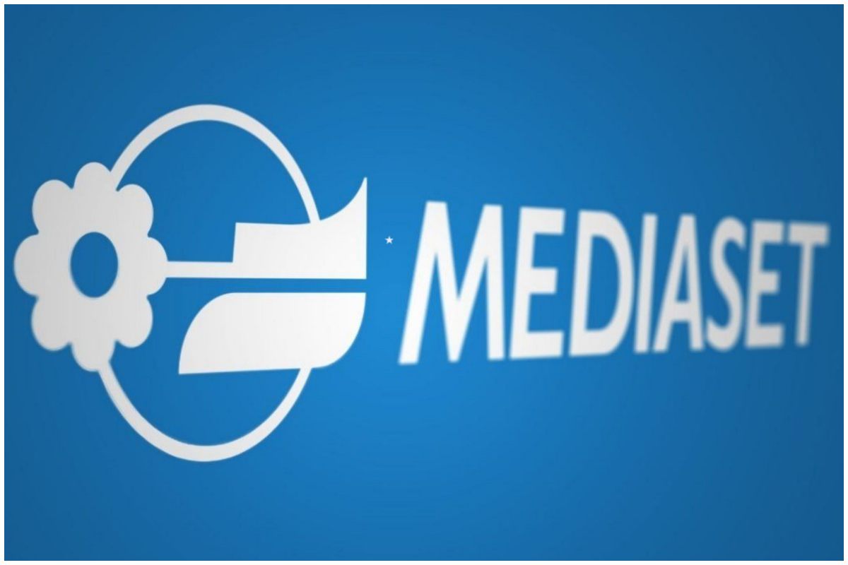 Terremoto Mediaset cambio programmazione