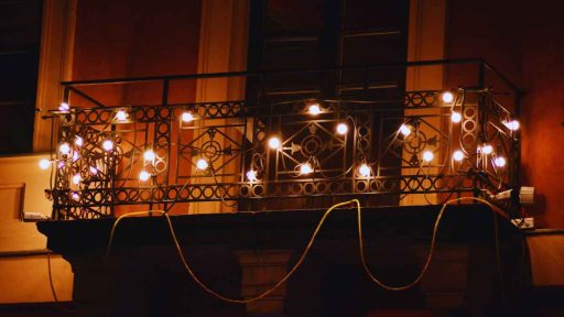 le regole sulle luci natalizie da balcone