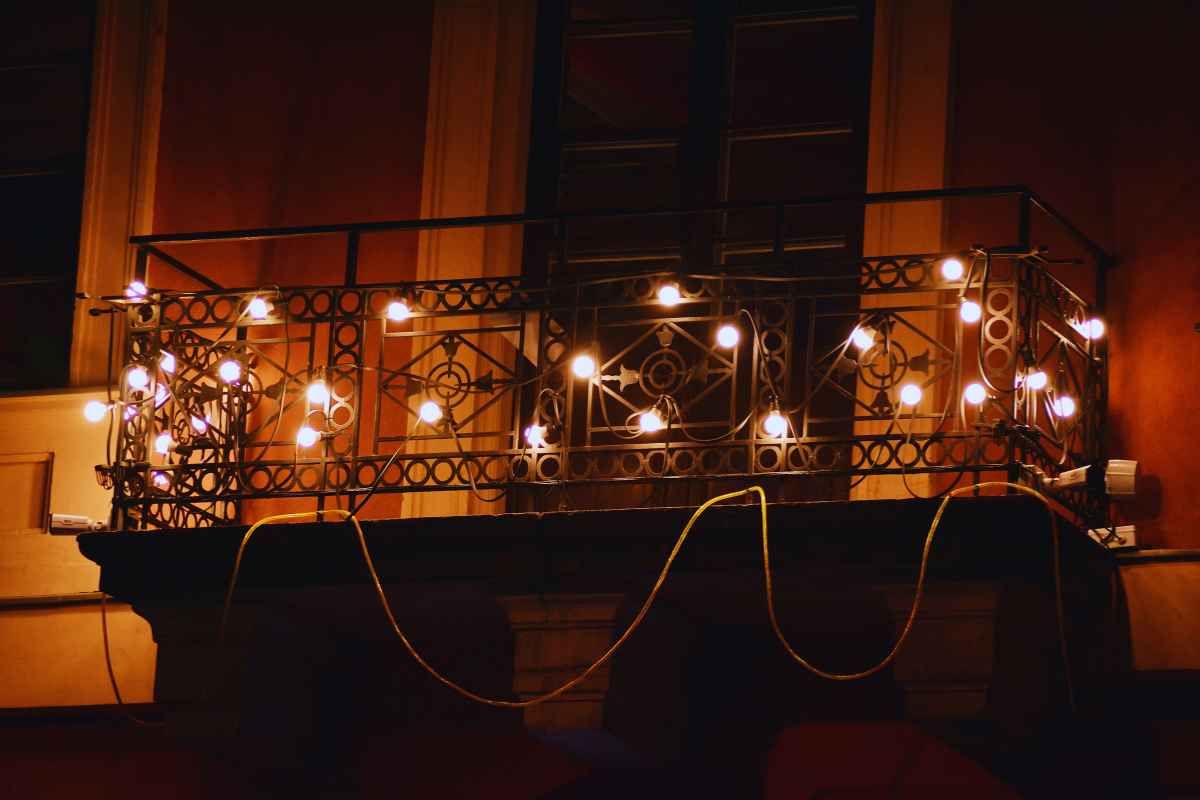 le regole sulle luci natalizie da balcone