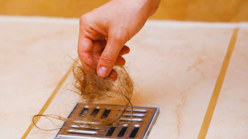 capelli nello scarico della doccia: come eliminarli