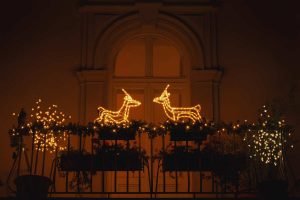 luci natalizie sul balcone e rischio multa