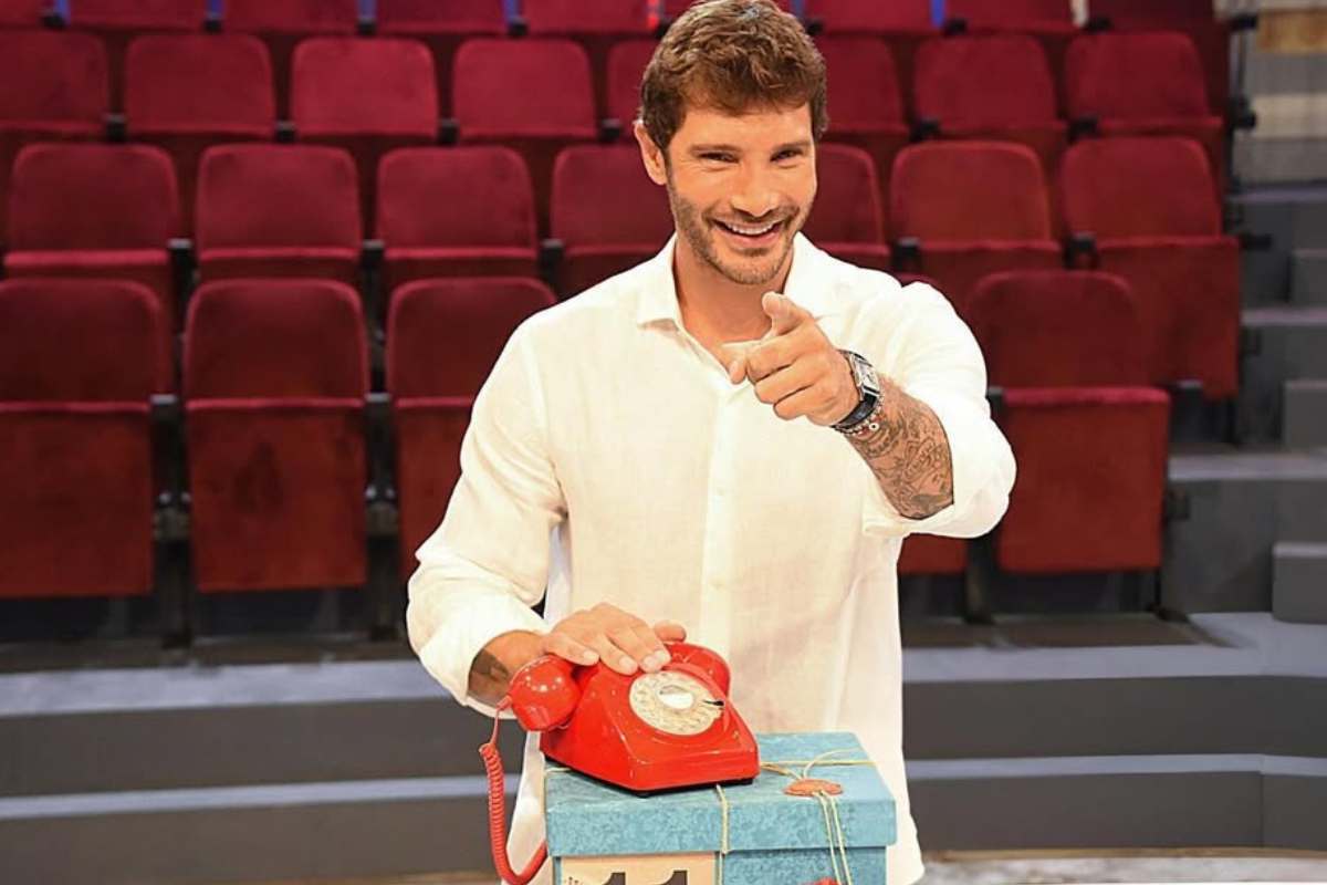 stefano de martino lascia rai per mediaset?