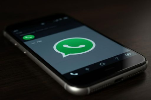 ascoltare i vocali whatsapp in incognito